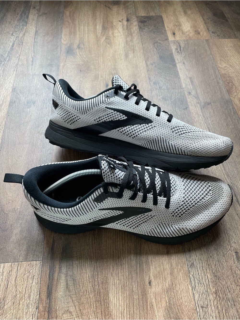 Brooks Brothers Men's Athletic Shoes in White and Black